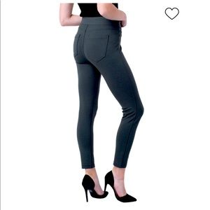 Liverpool Sienna Pull On Legging | Poshmark